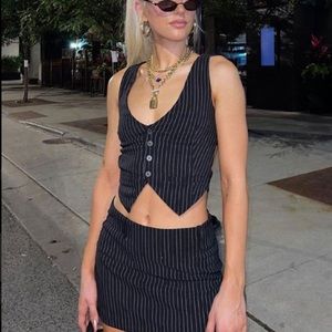 💖 SOLD ON ANOTHER PLATFORM 💖BLACK PIN STRIP VEST WOMENS